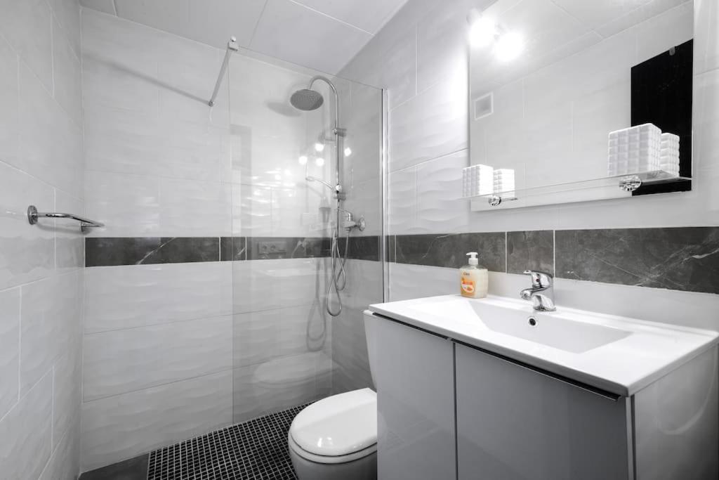 Bonito Apartamento Equipado, Cerca De La Playa Empuriabrava Luaran gambar
